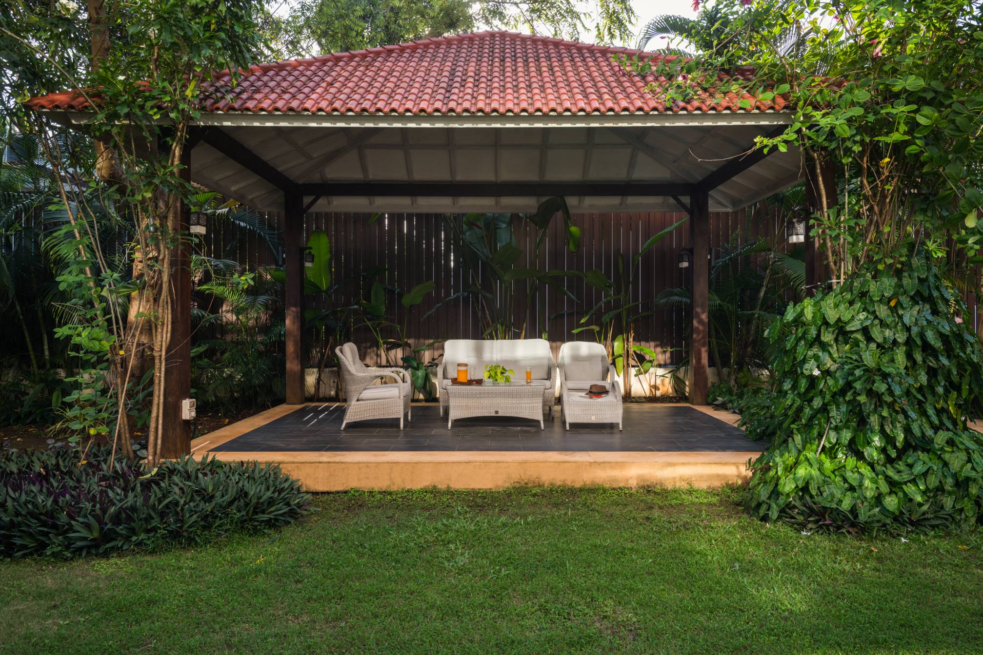 Seis Villa - Villa - 3 - Front Exterior