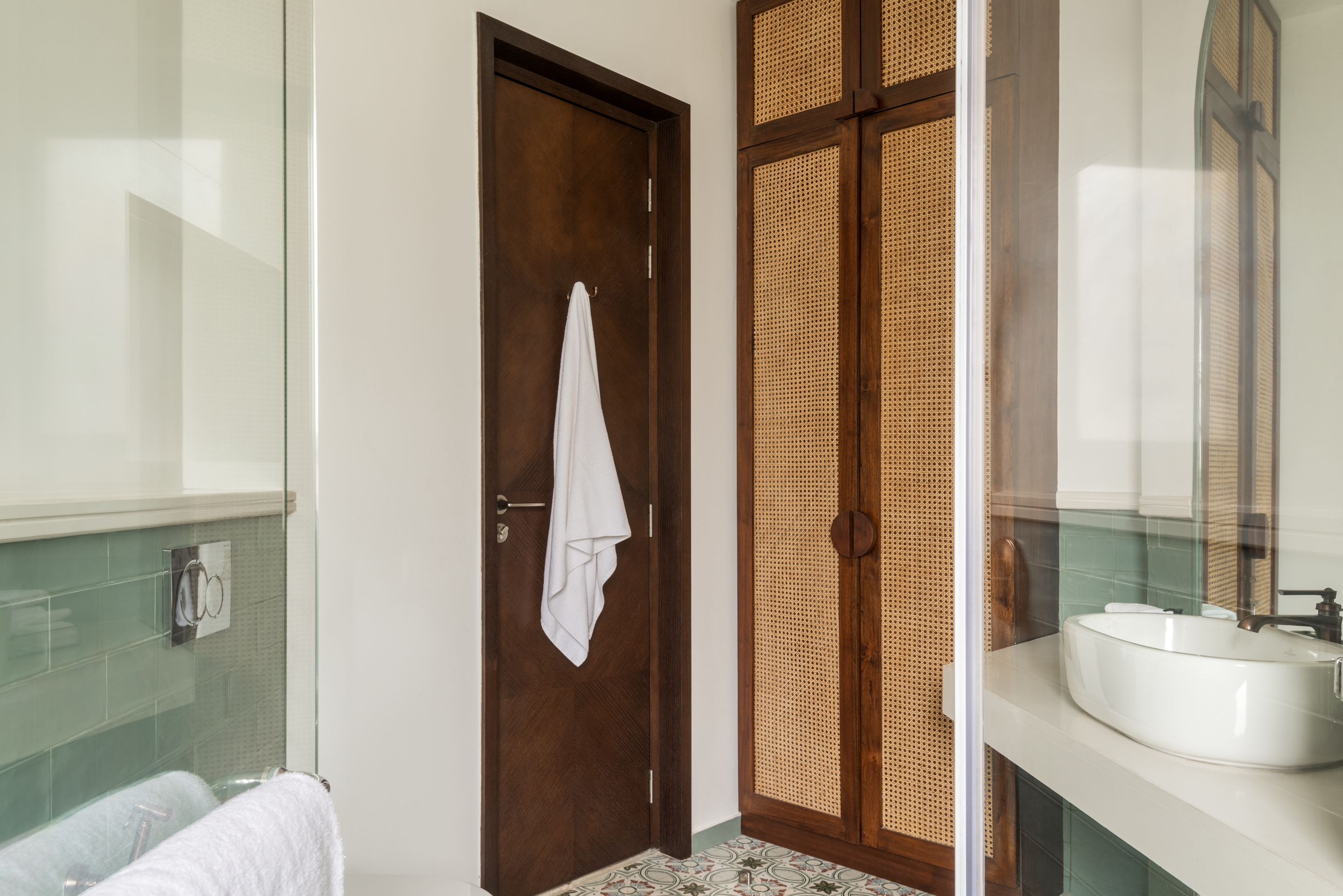 La Orilla Estate - Villa - 03 - Bathroom Interiors