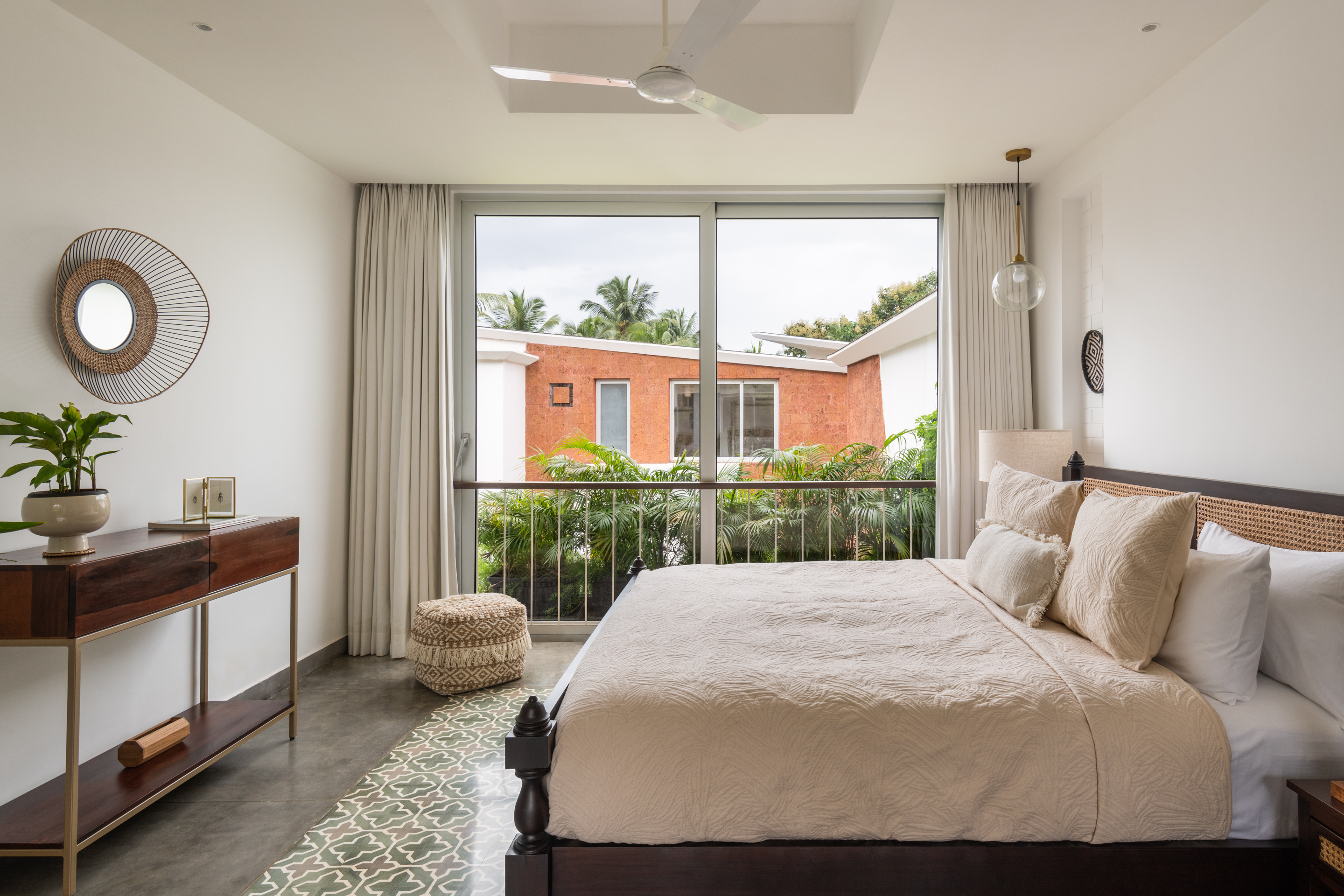 La Orilla Estate - Villa - 03 - Bedroom interior