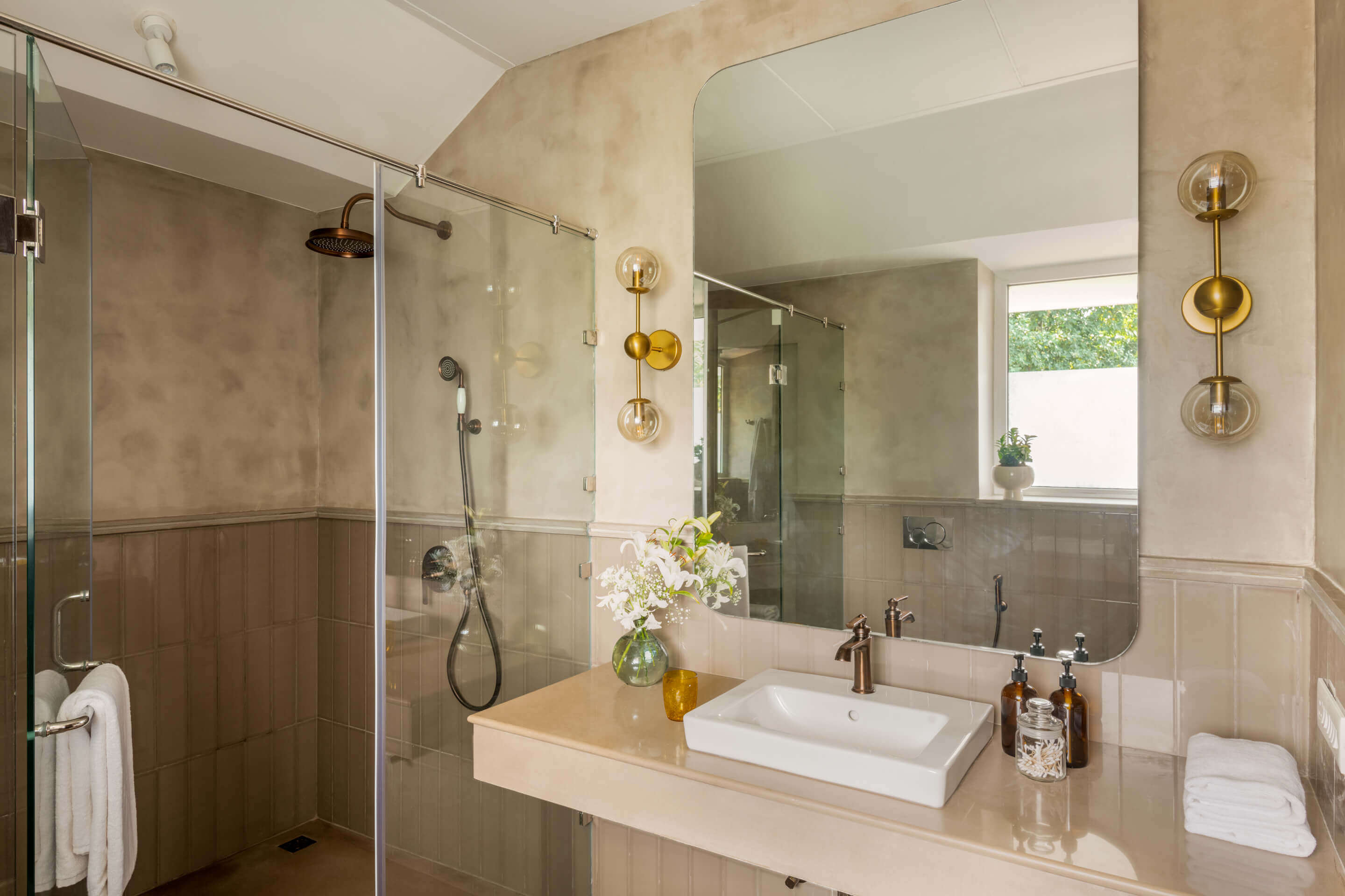 La Macedo - Villa - 07 - Bathroom Interiors