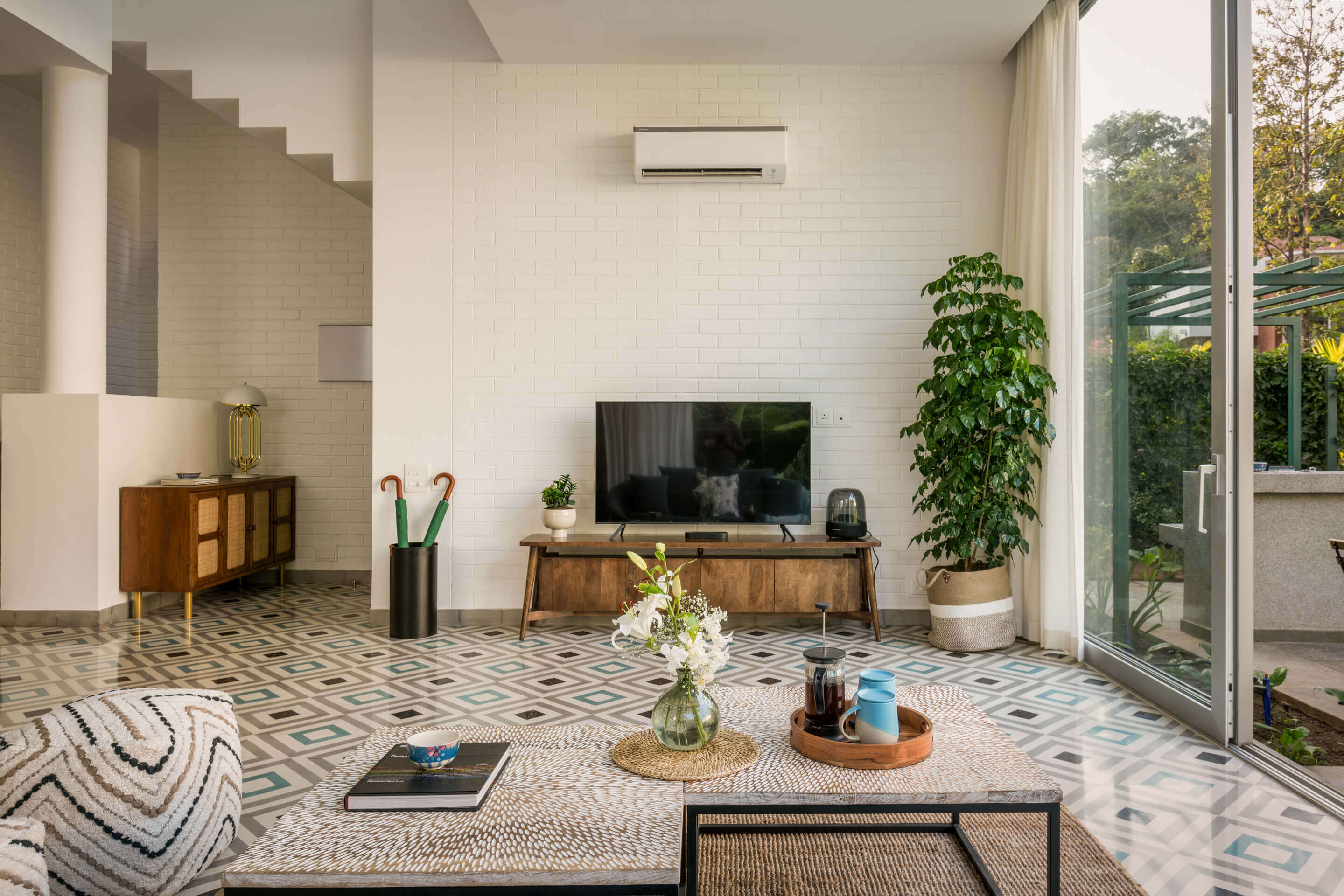 La Macedo - Villa - 07 - Front Exterior