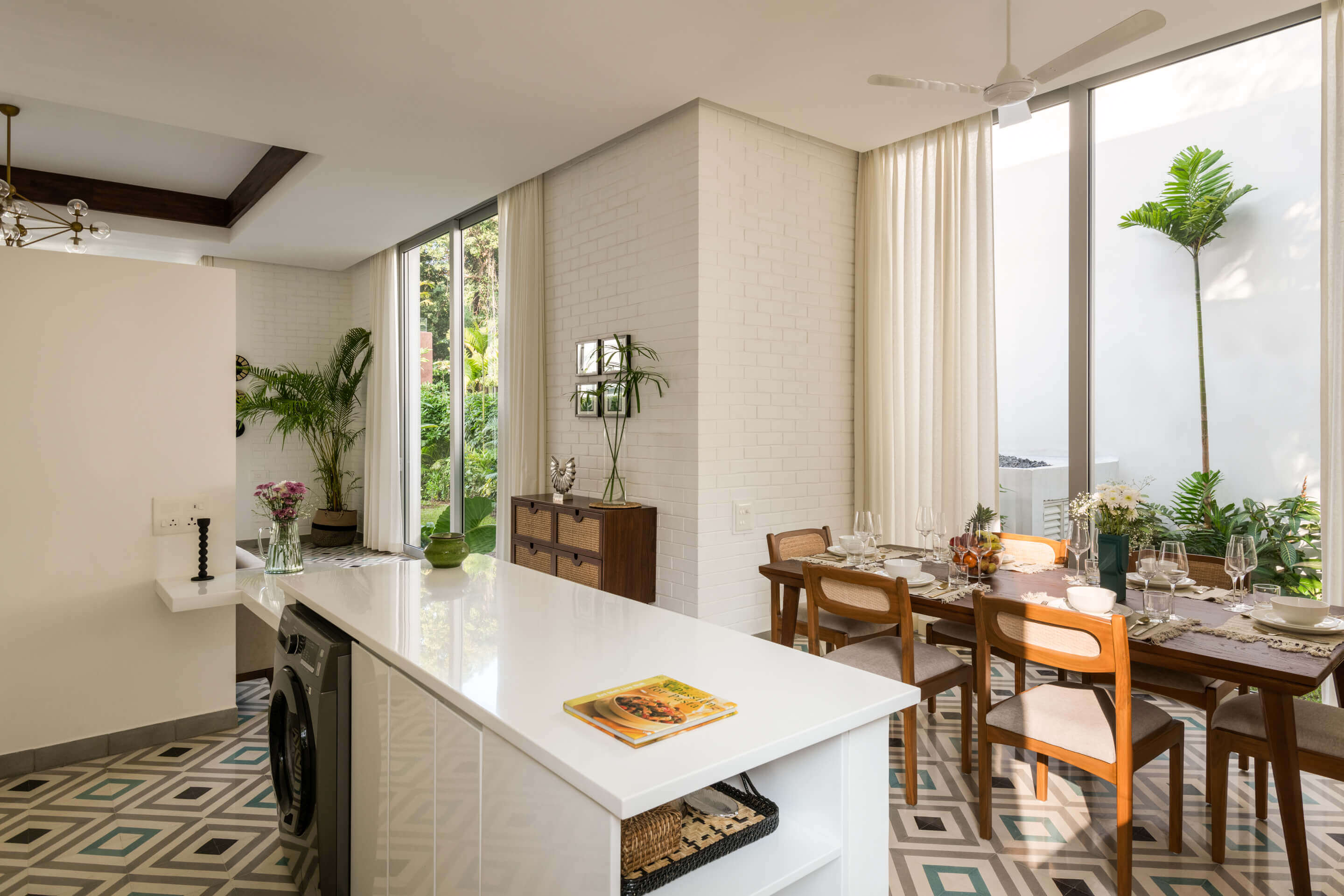 La Macedo - Villa - 07 - Indoor dining area