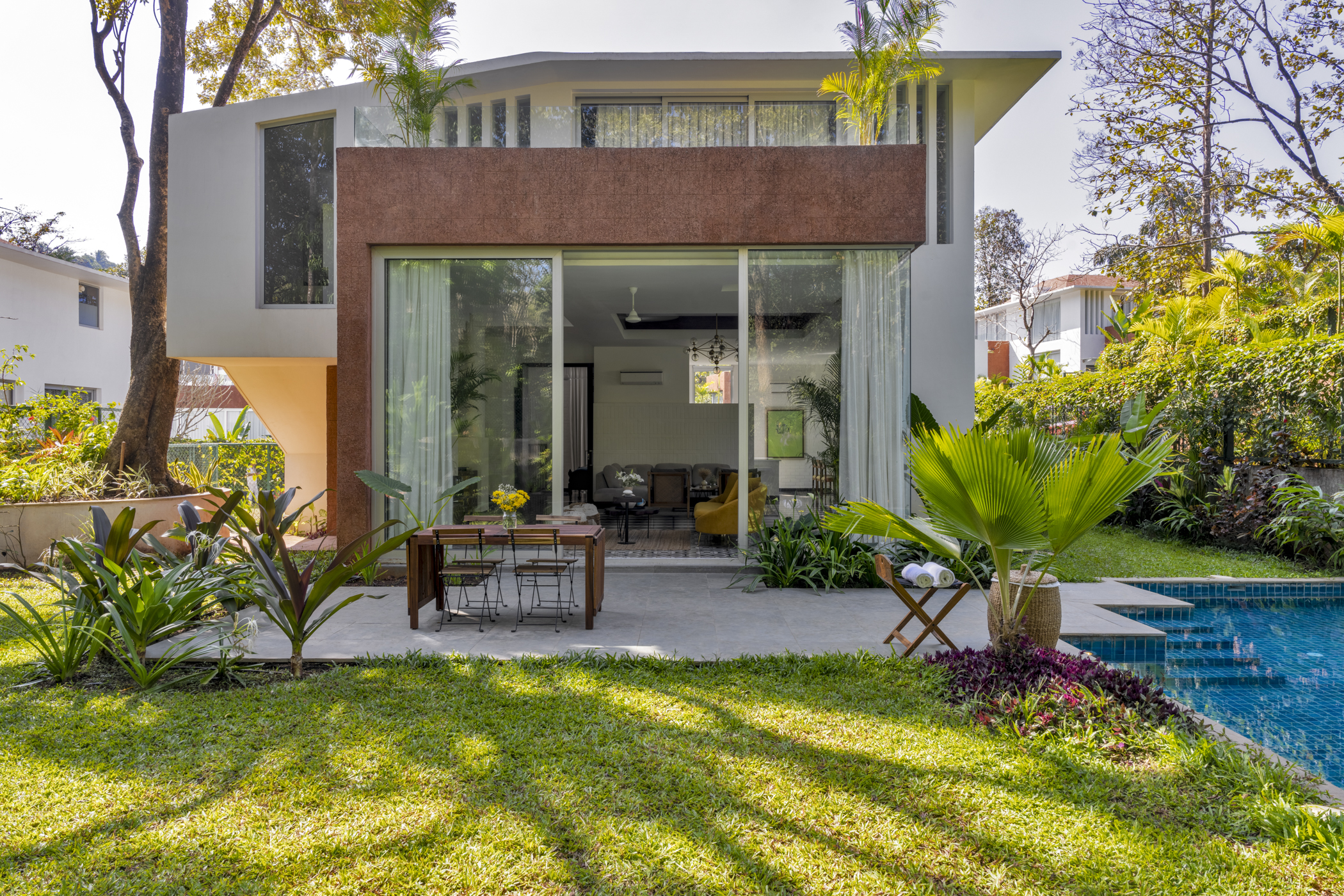 La Macedo - Villa - 03 - Front Exterior