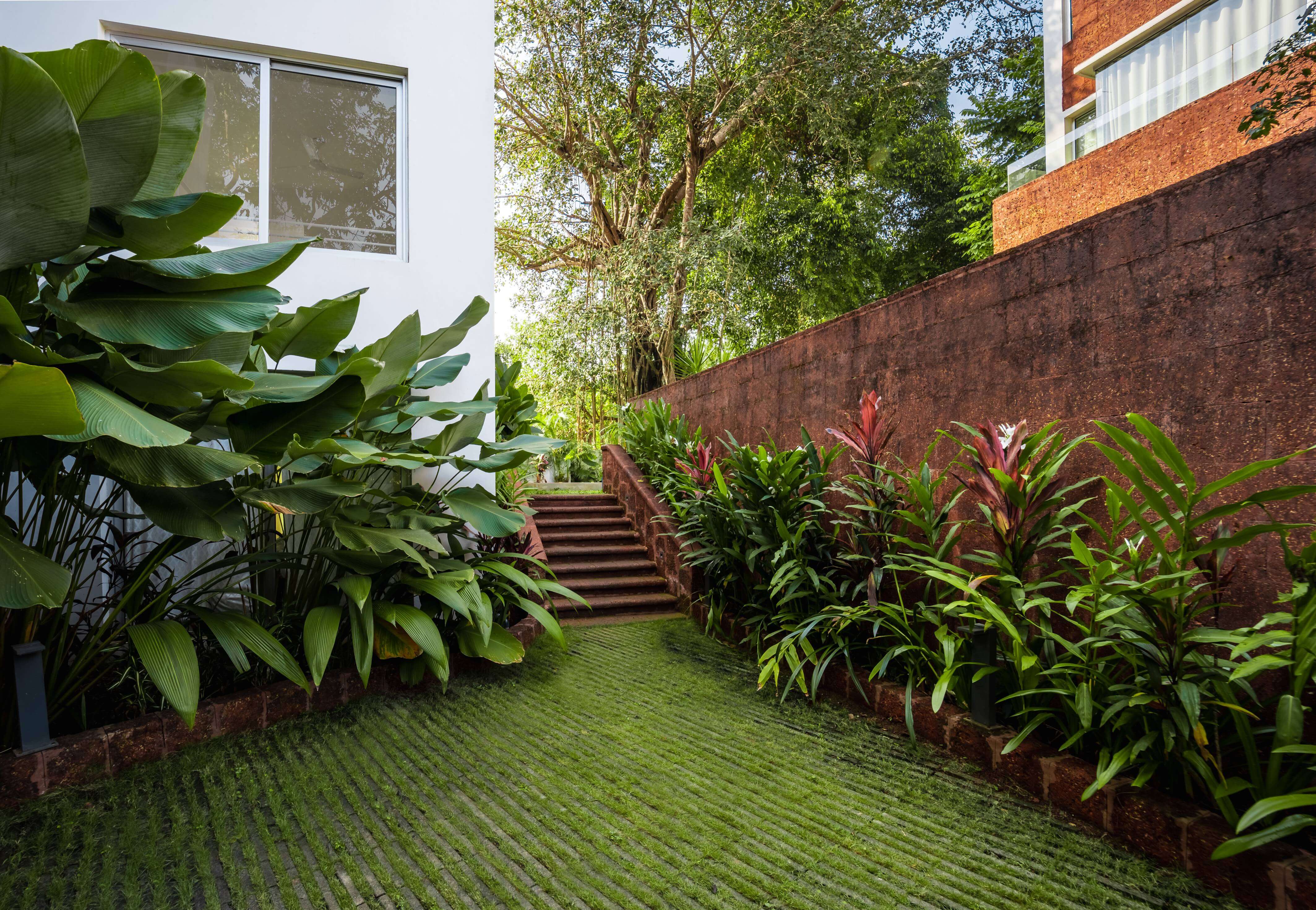 El Raso - Apartment - 106 - Front Exterior