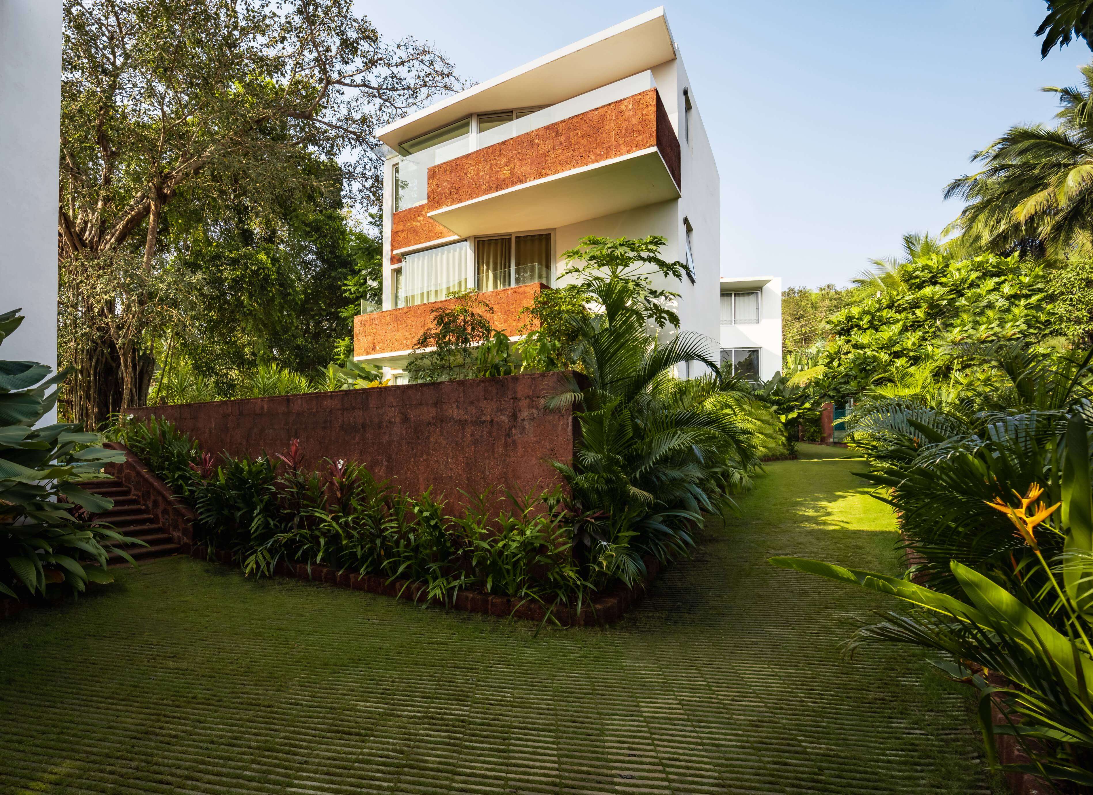 El Raso - Apartment - 106 - Front Exterior