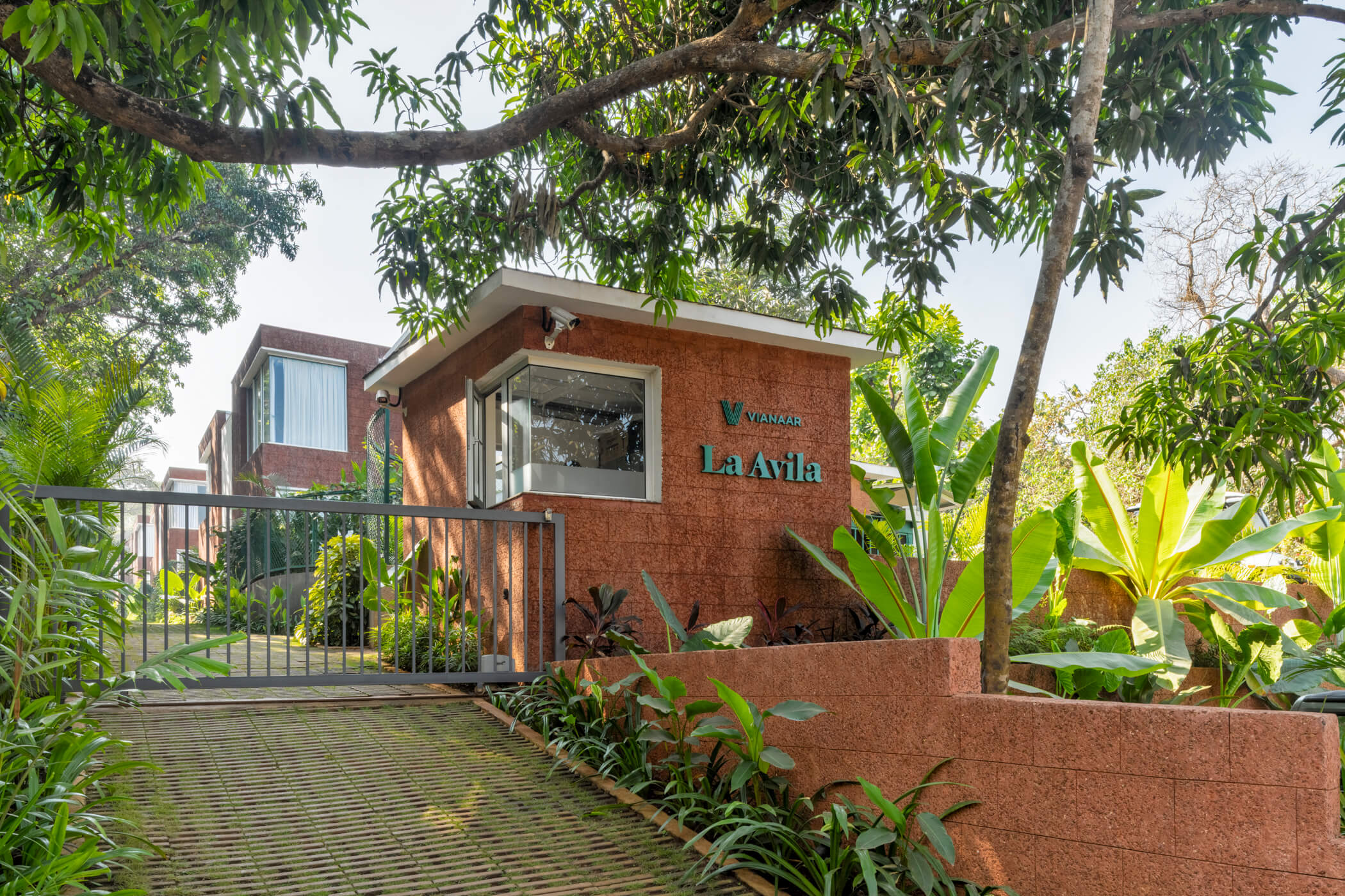 La Avila Estate - Villa - 18 - Front Exterior