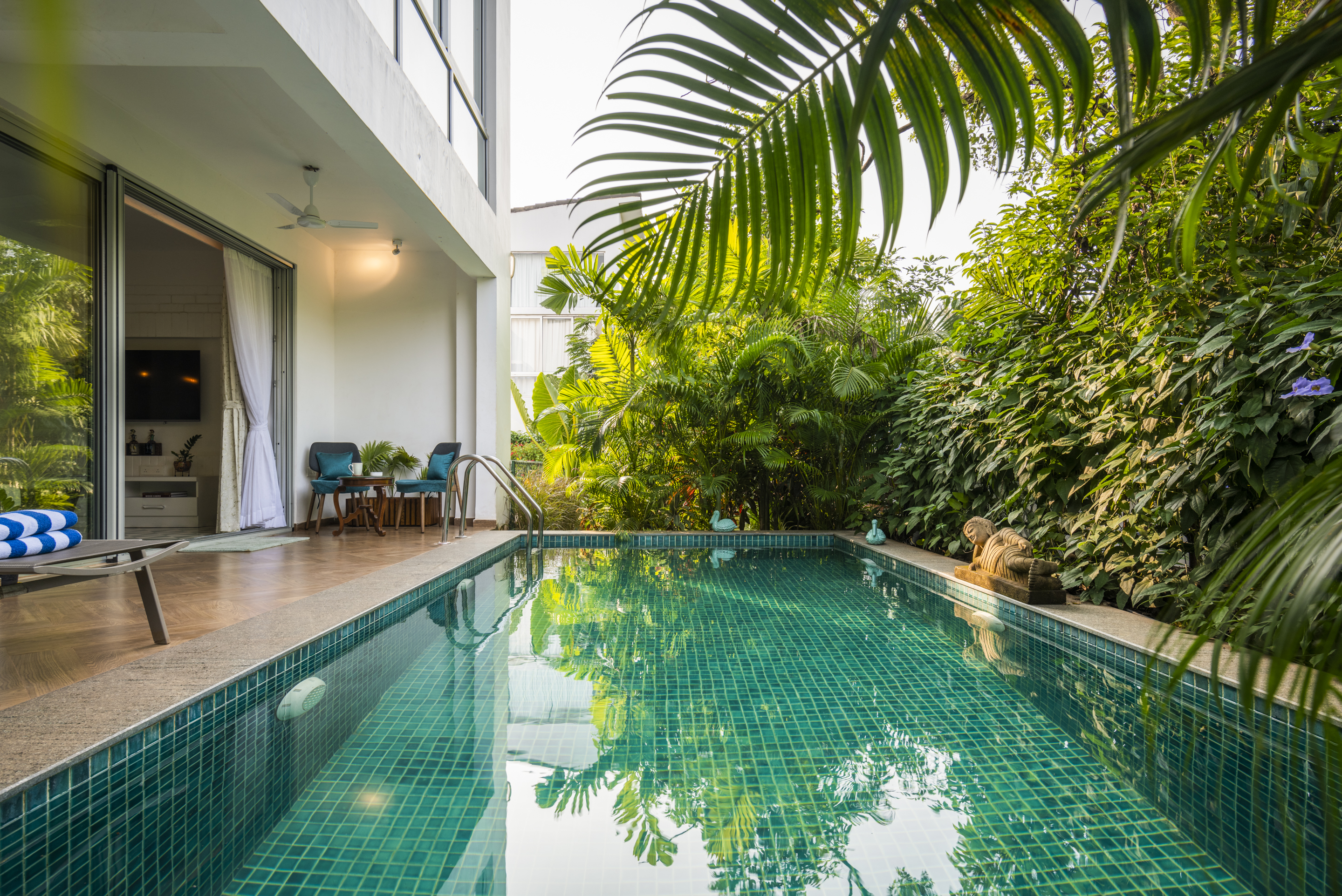 El Tesoro - Apartment - Multi -I- Block - Pool View