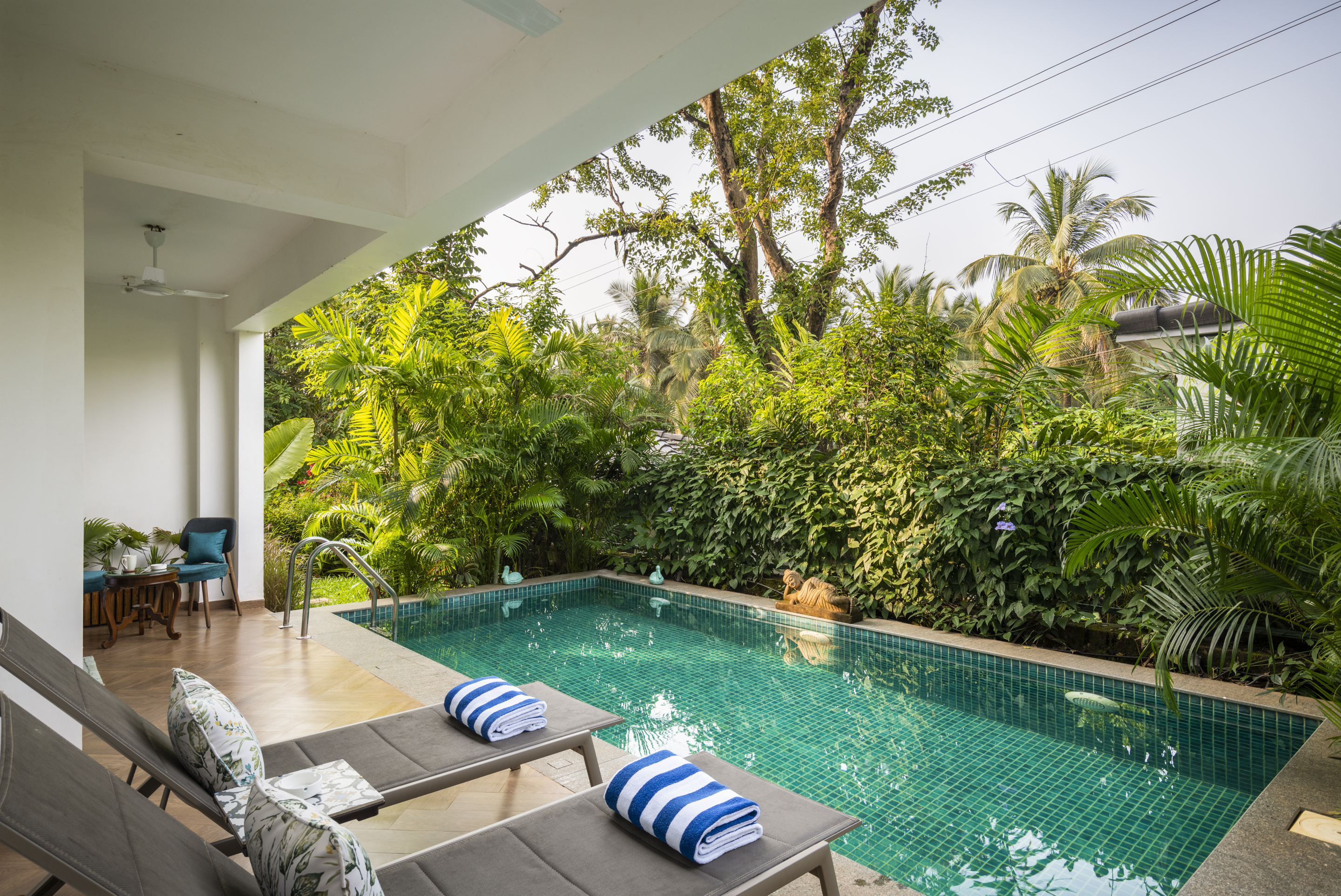 El Tesoro - Apartment - Multi -I- Block - Pool View