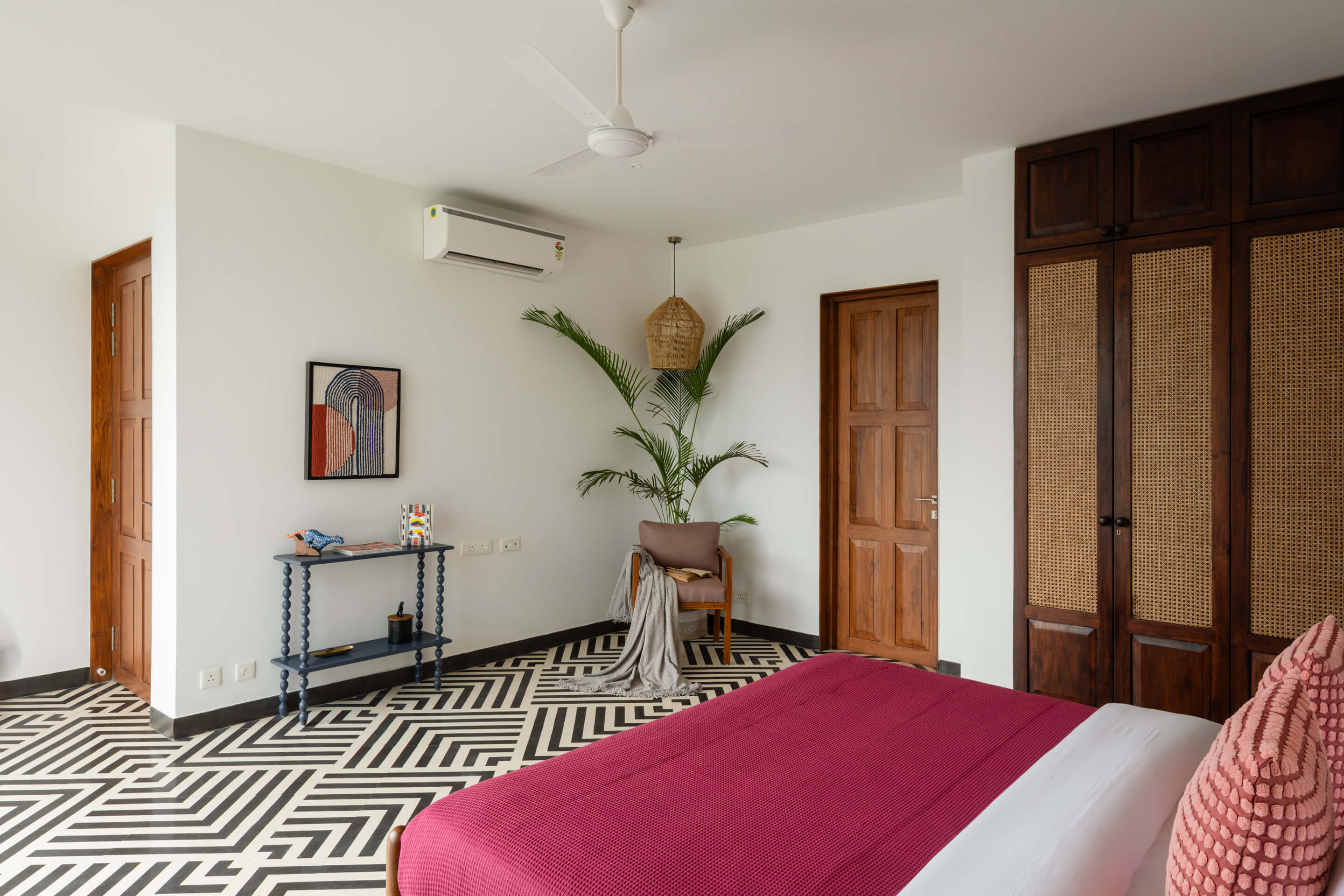 La Meira Estate - Villa - 02 - Bedroom interior