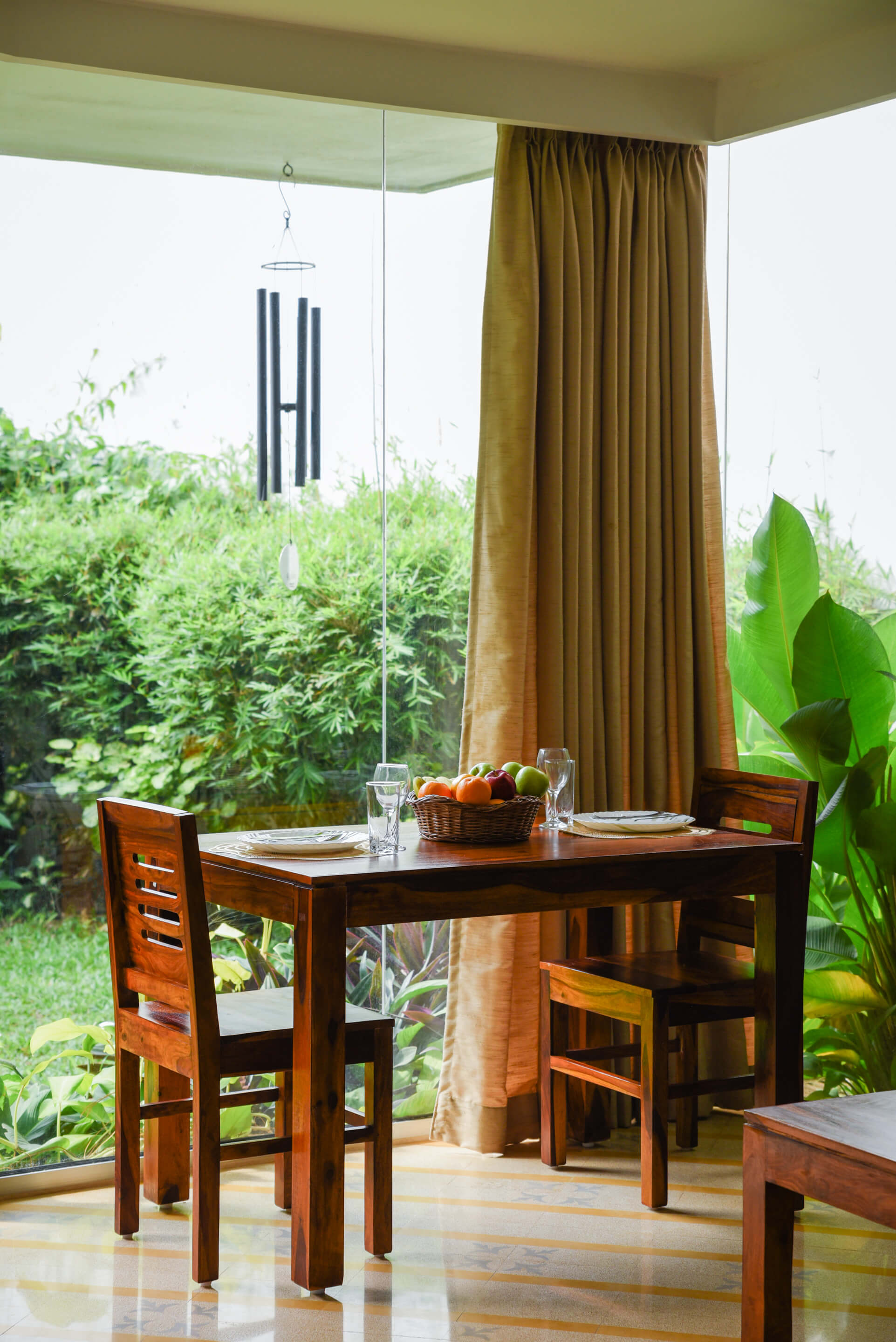 El Raso - Apartment - 02 - Indoor dining area