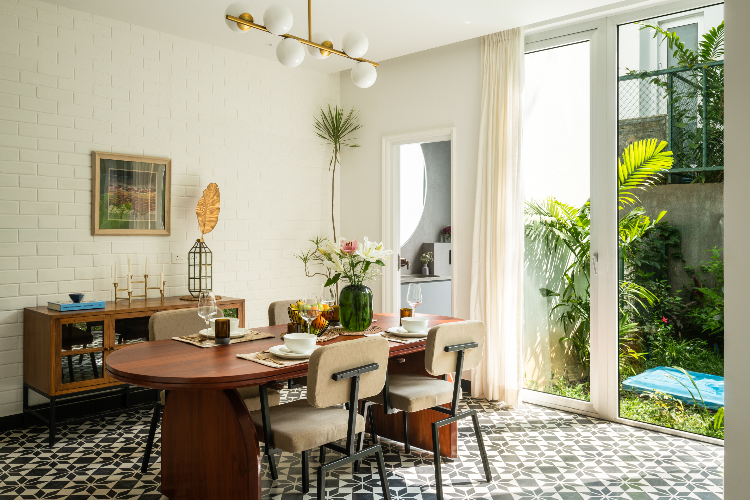 La Avila Estate - Villa - 09 - Indoor dining area