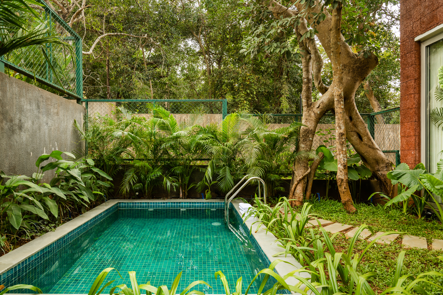 La Avila Estate - Villa - 09 - Pool view