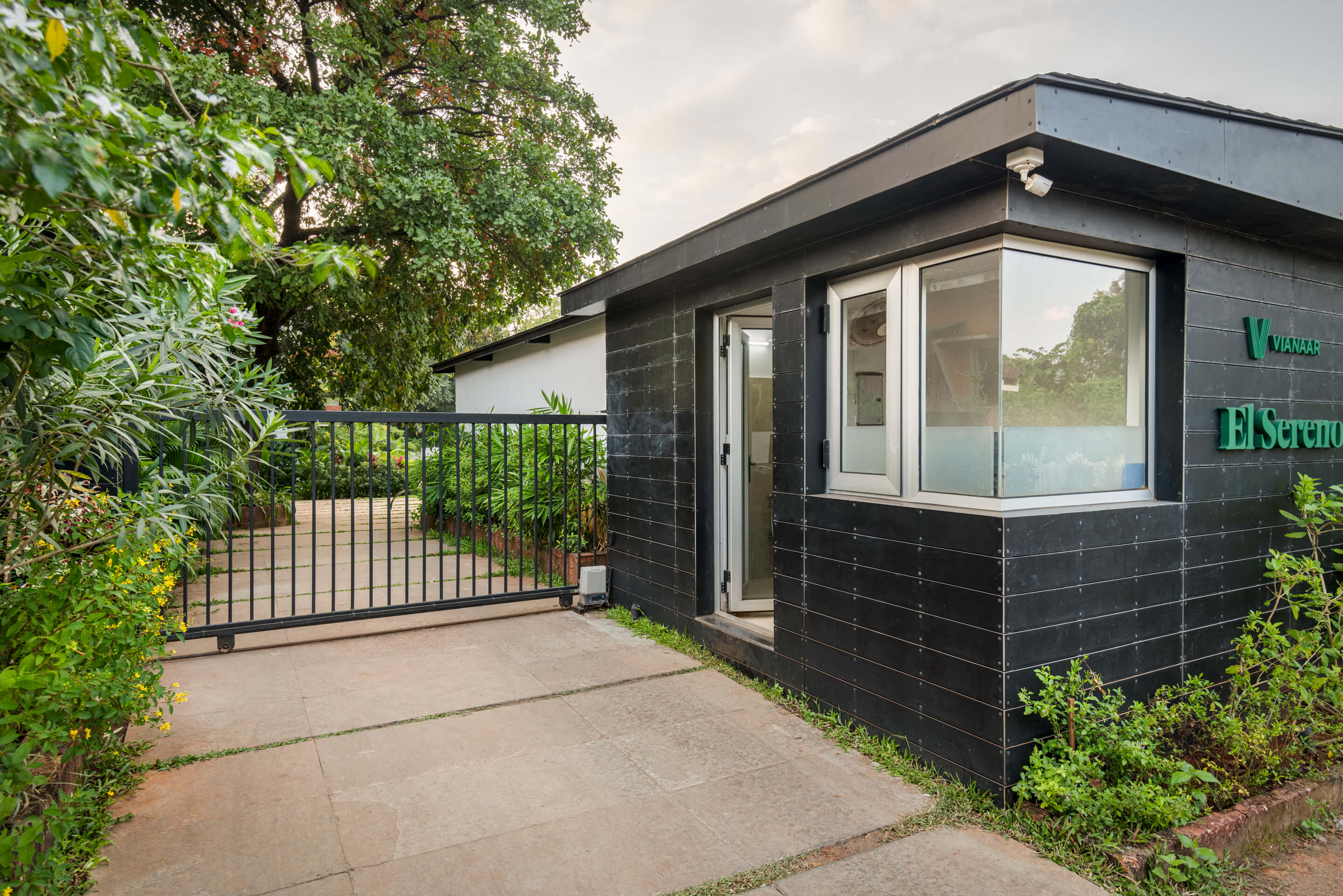 El Sereno - Apartment - 04 - Entrance