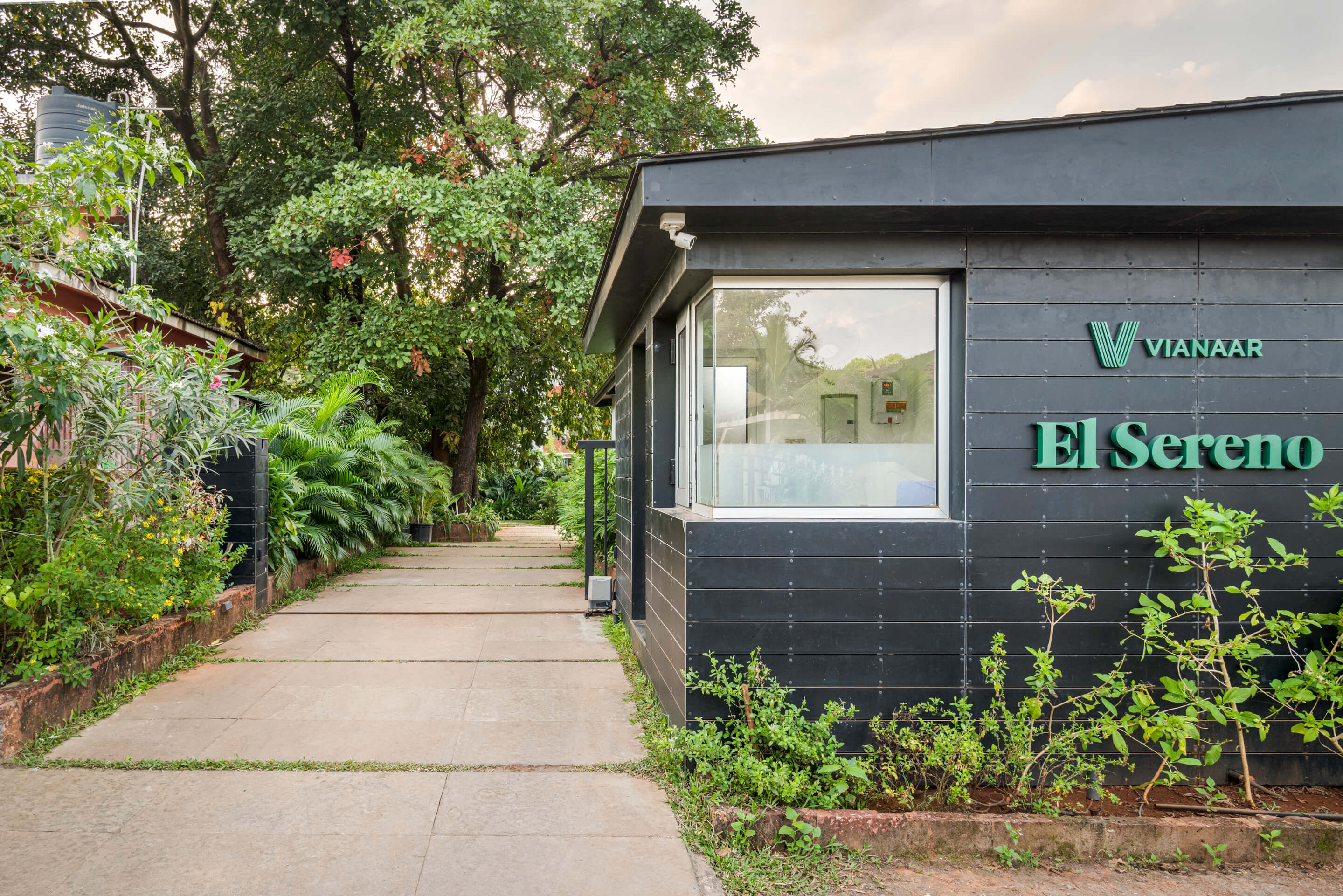 El Sereno - Apartment - 04 - Entrance