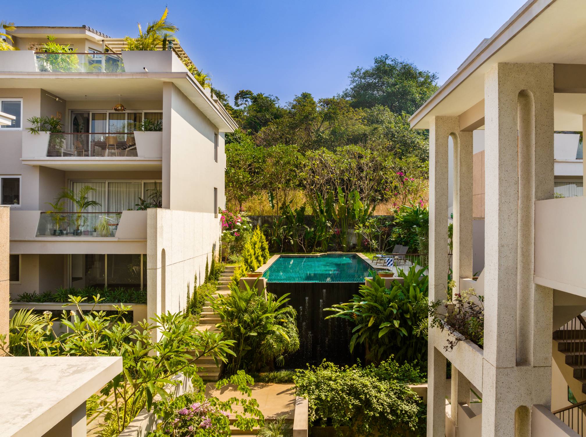 El Reino - Apartment - B2 - Front Exterior