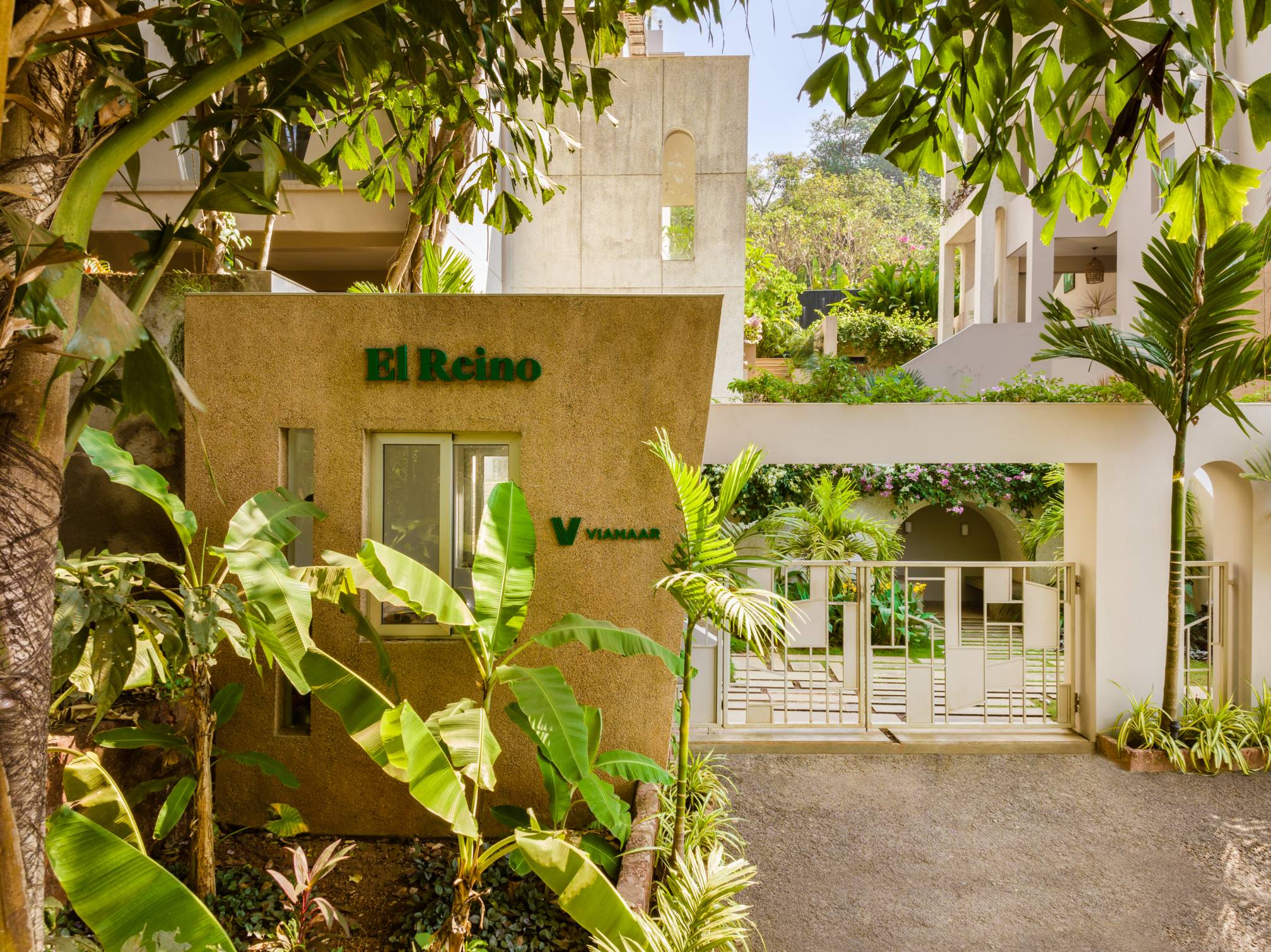 El Reino - Apartment - B2 - Entrance