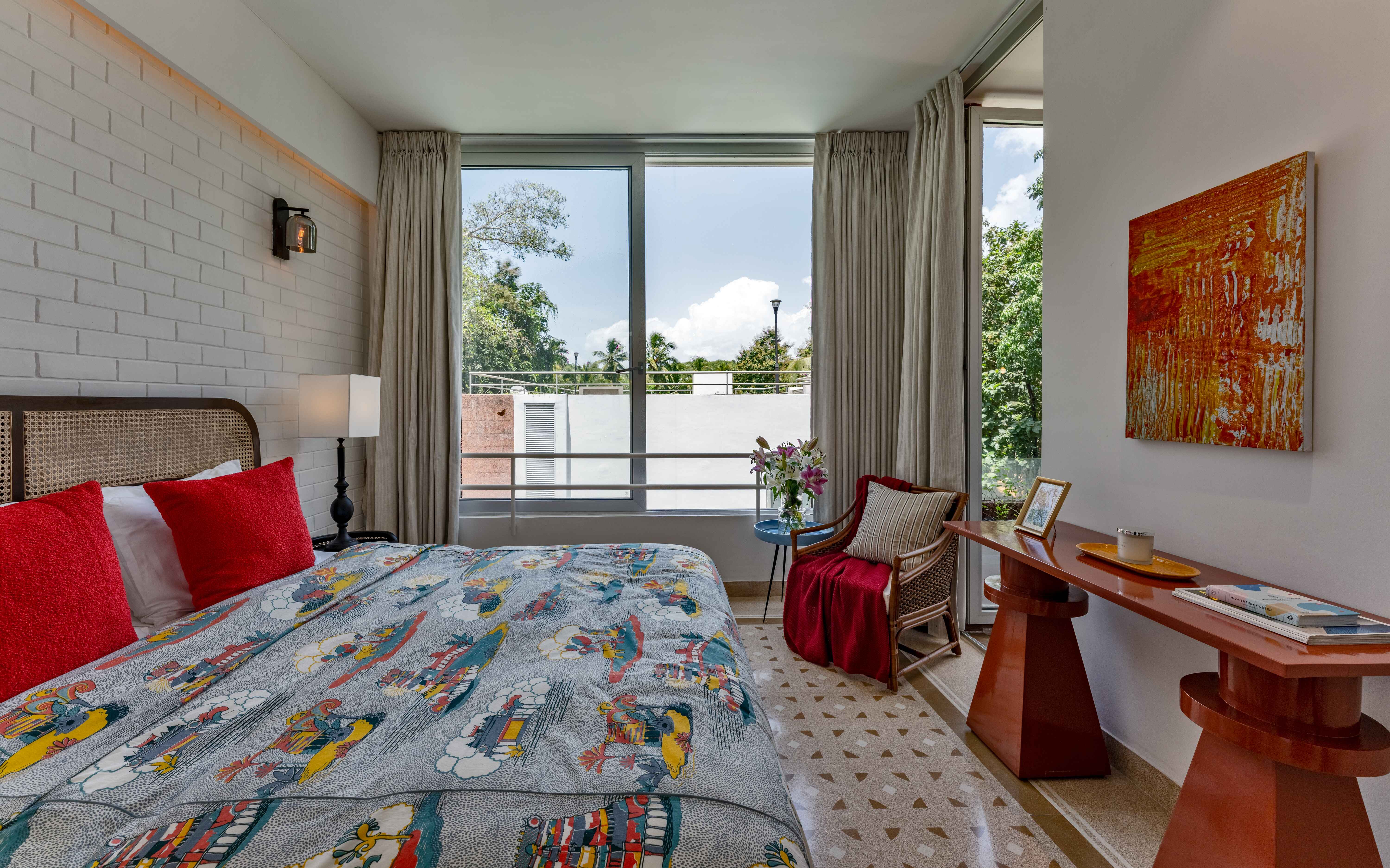 La Verona Estate - Villa - 04 - Bedroom interior