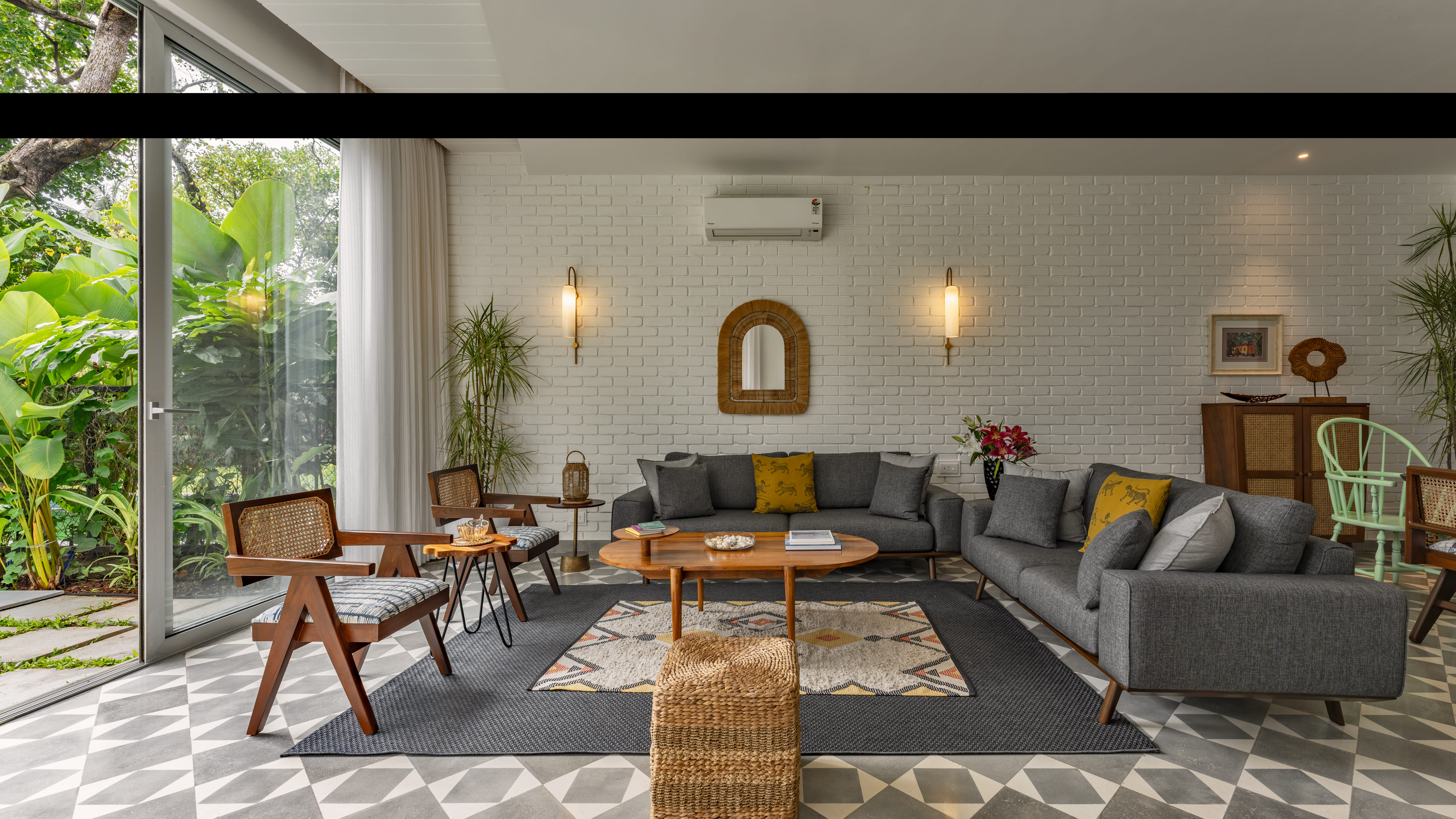 La Dora Estate - Villa - 05 - Villa - Living room Interior