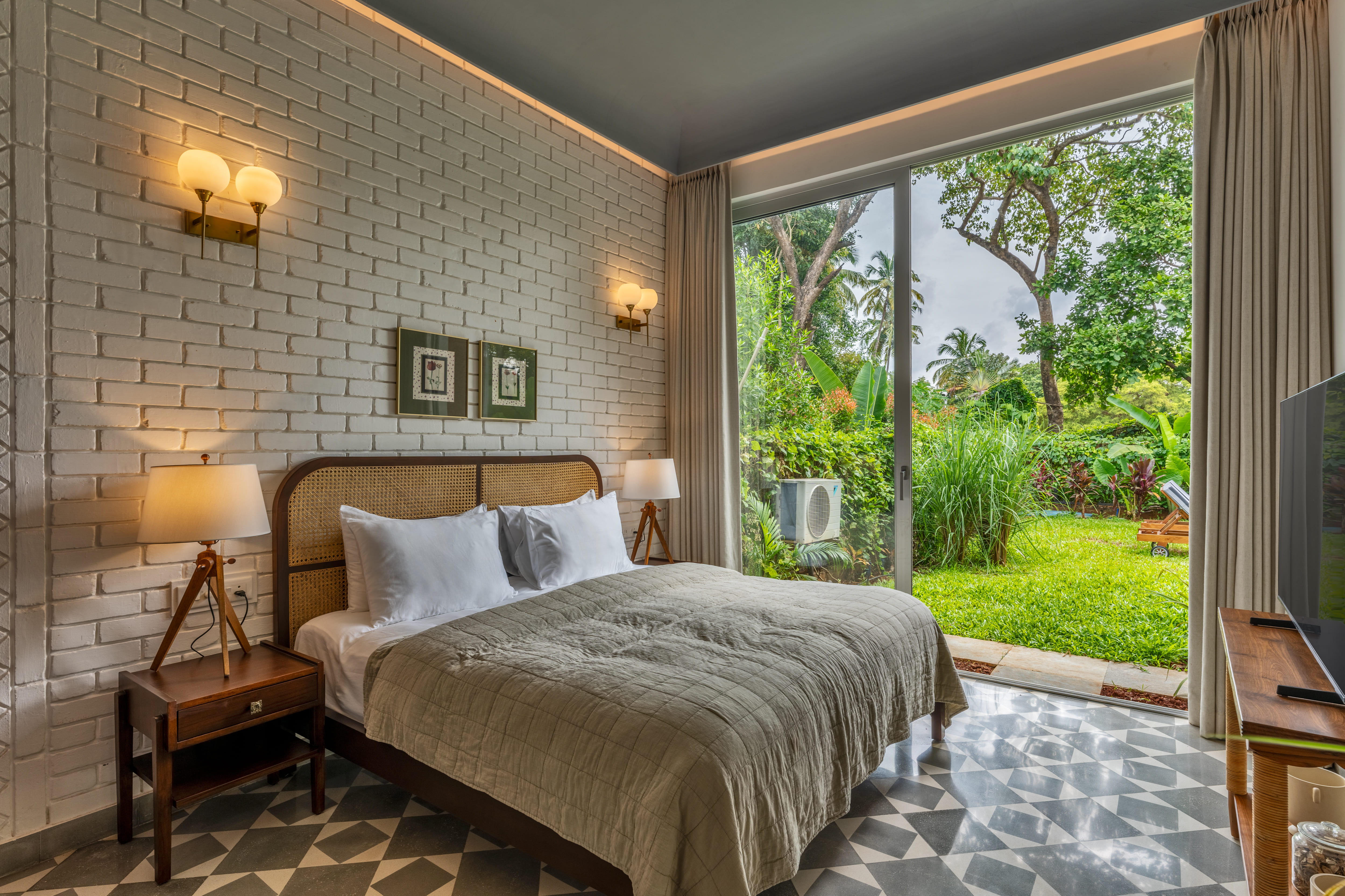 La Dora Estate - Villa - 05 - Villa - Bedroom interior