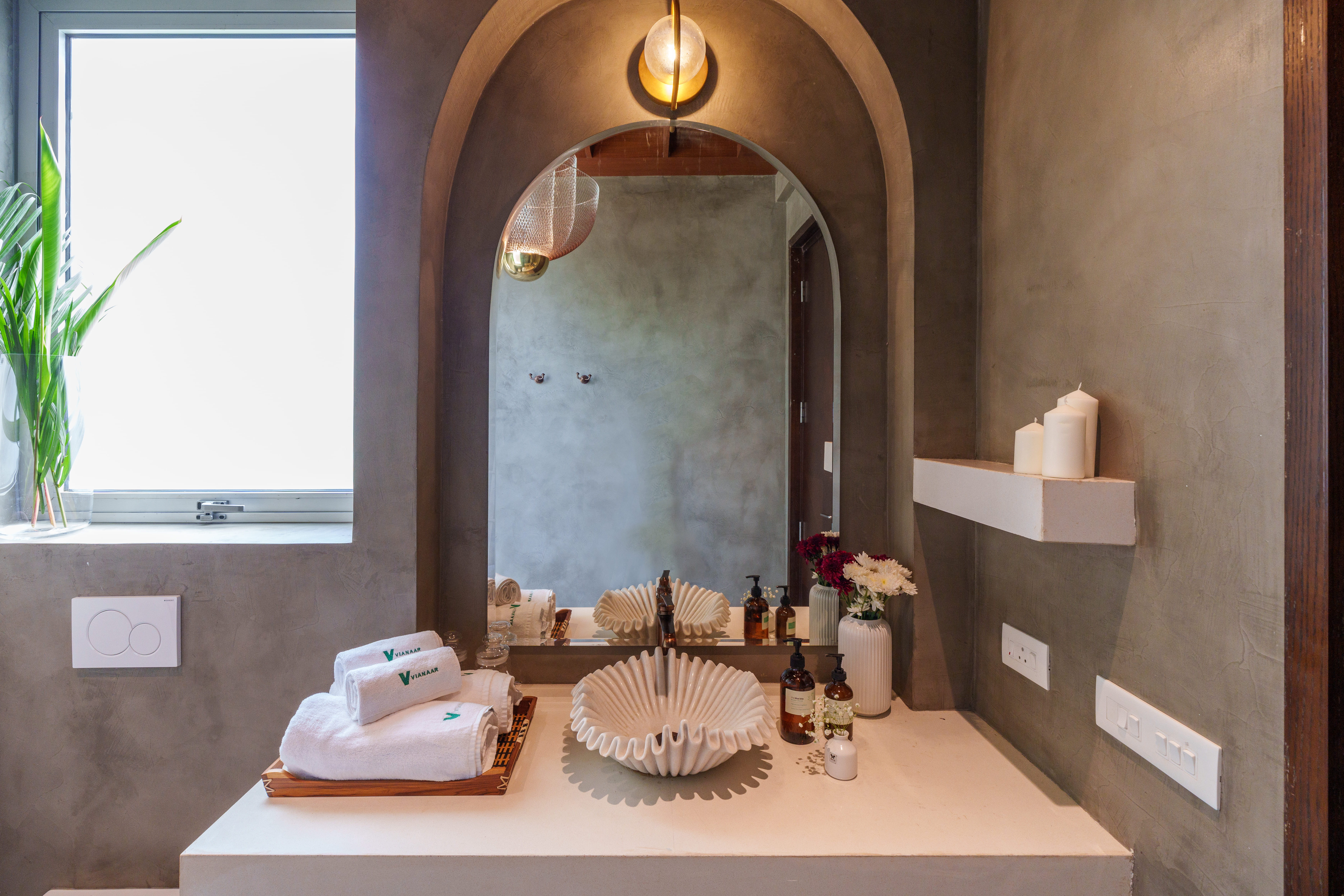 La Verona Estate - Villa - 07 - Bathroom Interiors