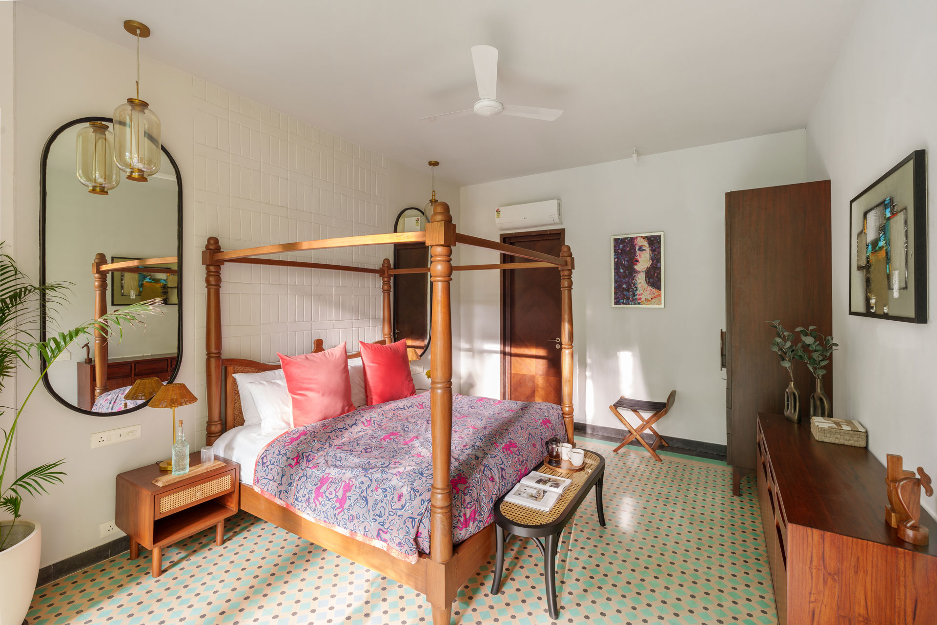 La Verona Estate - Villa - 07 - Bedroom interior