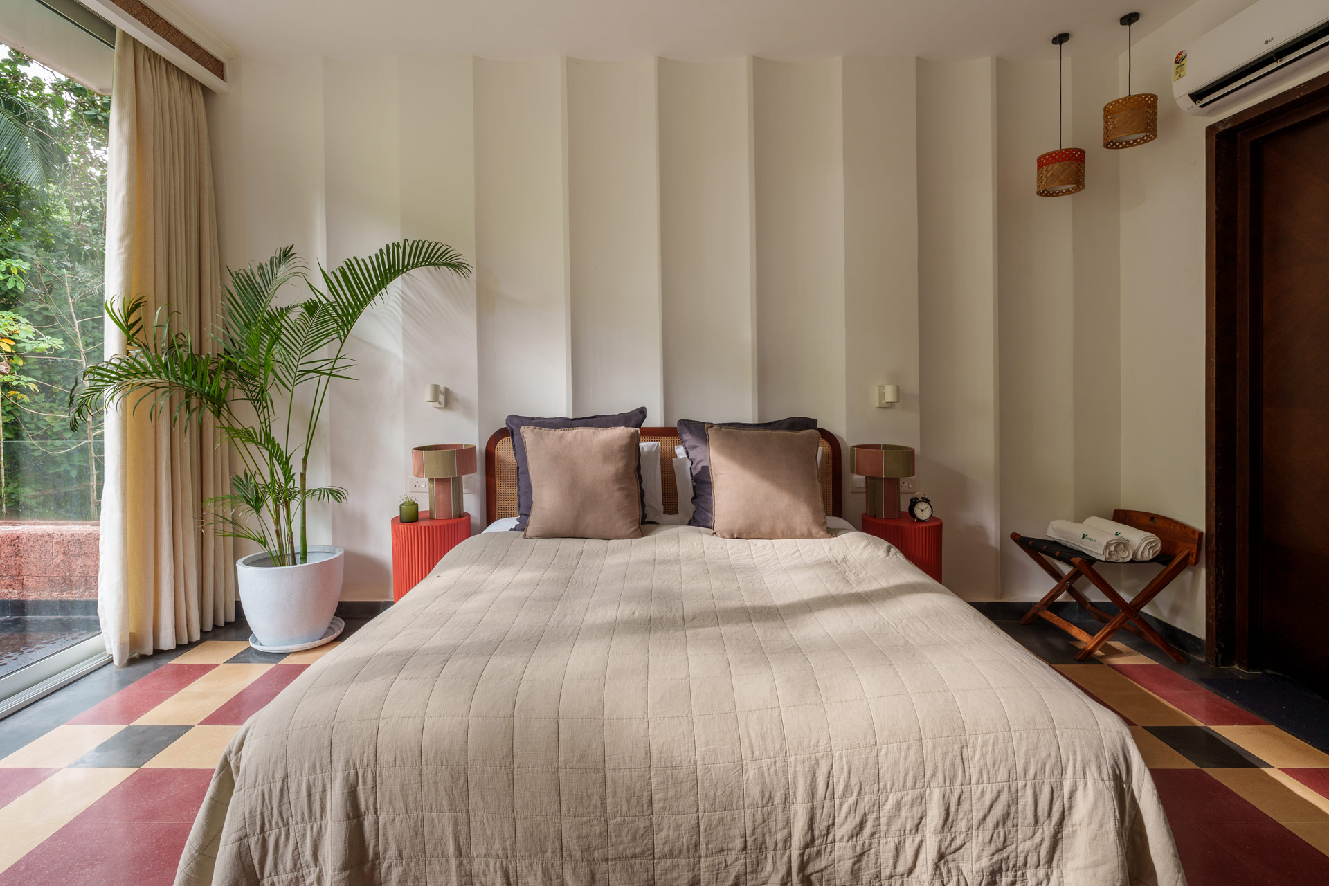 La Verona Estate - Villa - 07 - Bedroom interior