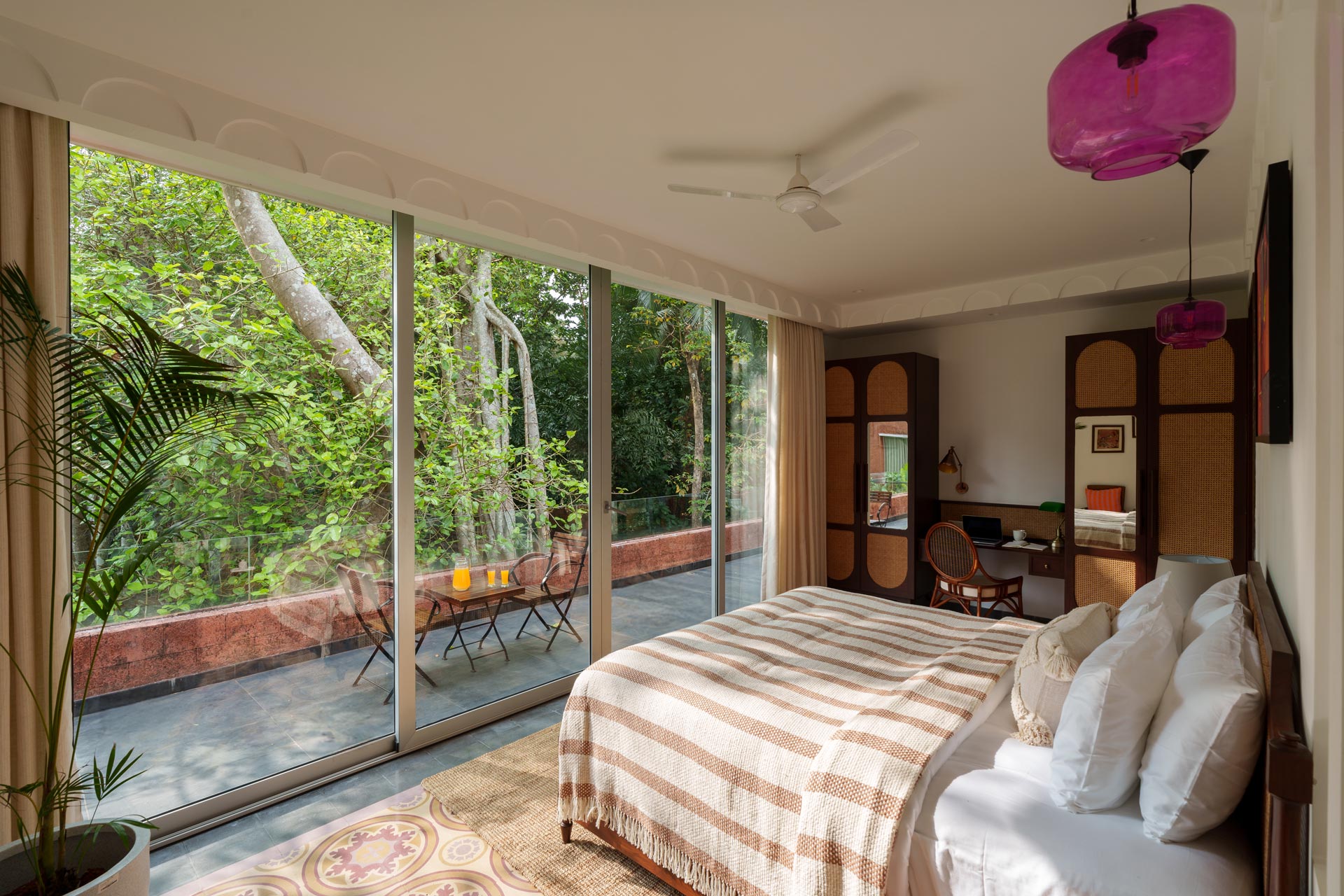 La Verona Estate - Villa - 07 - Bedroom interior