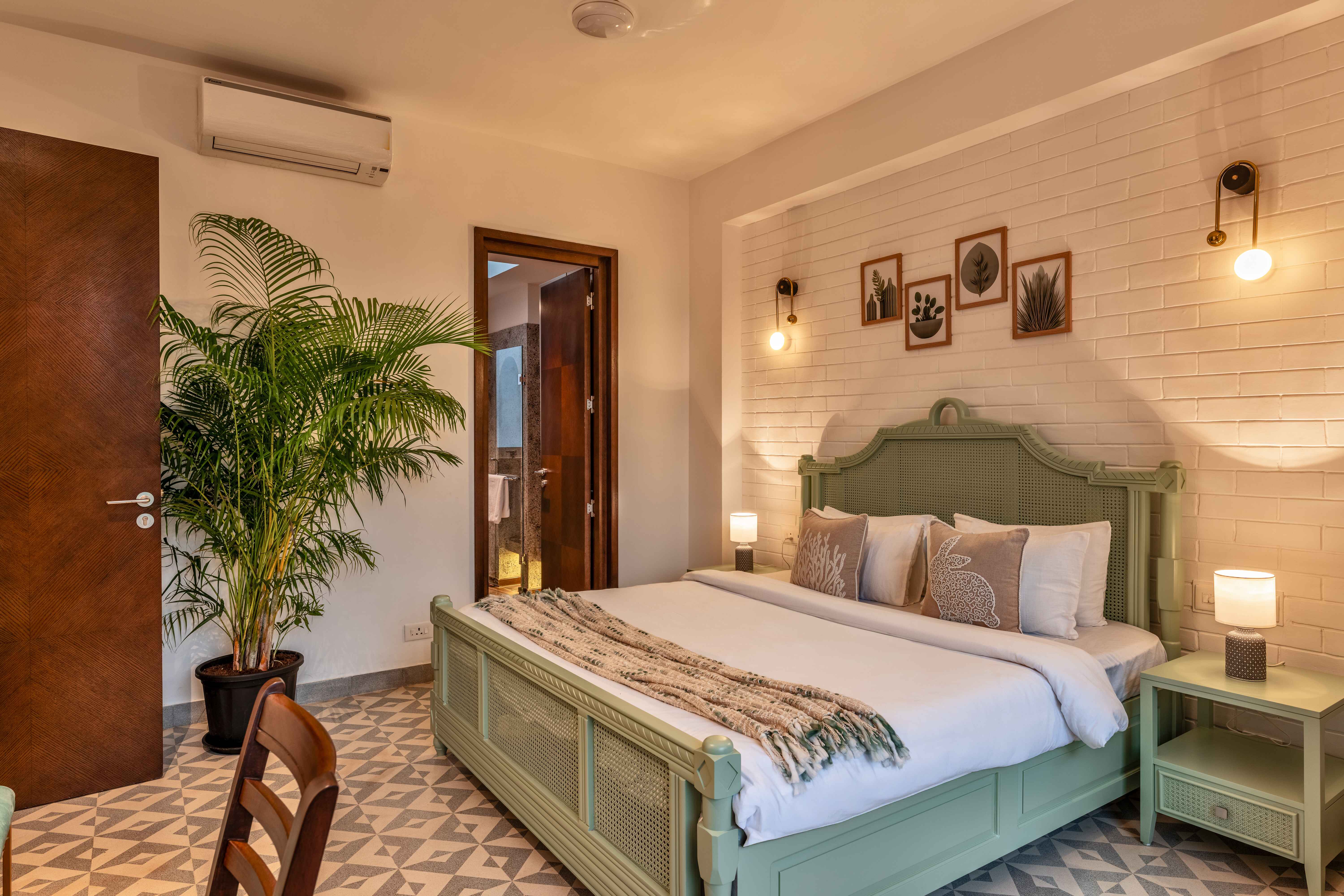 La Verona Estate - Villa - 05 - Bedroom interior