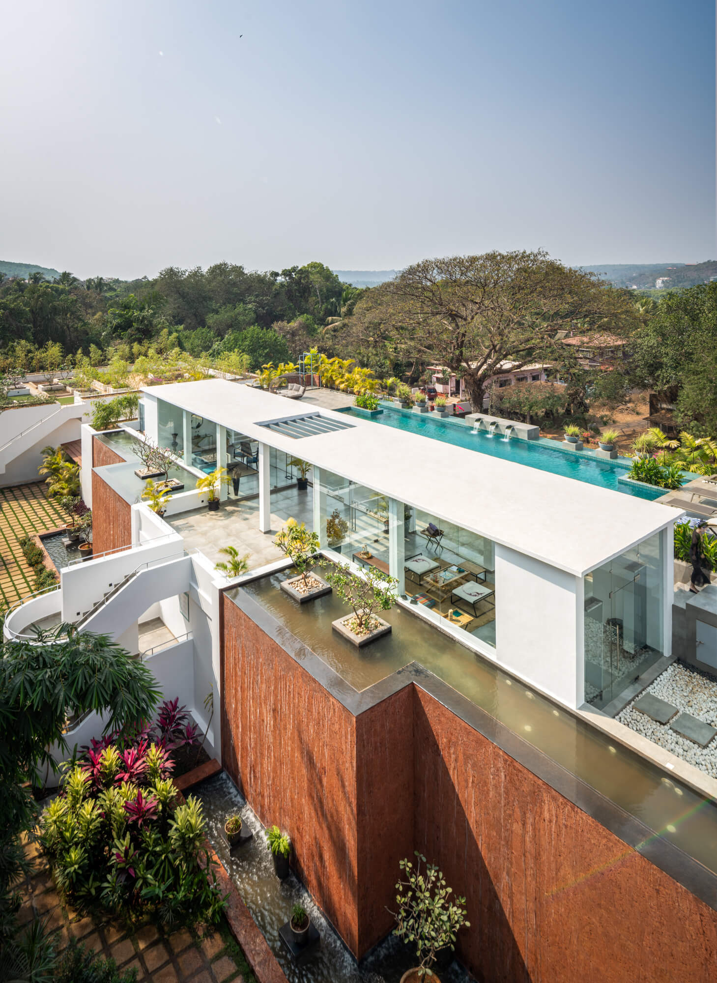 El Arbol - Apartment - 01 -  Front Exterior