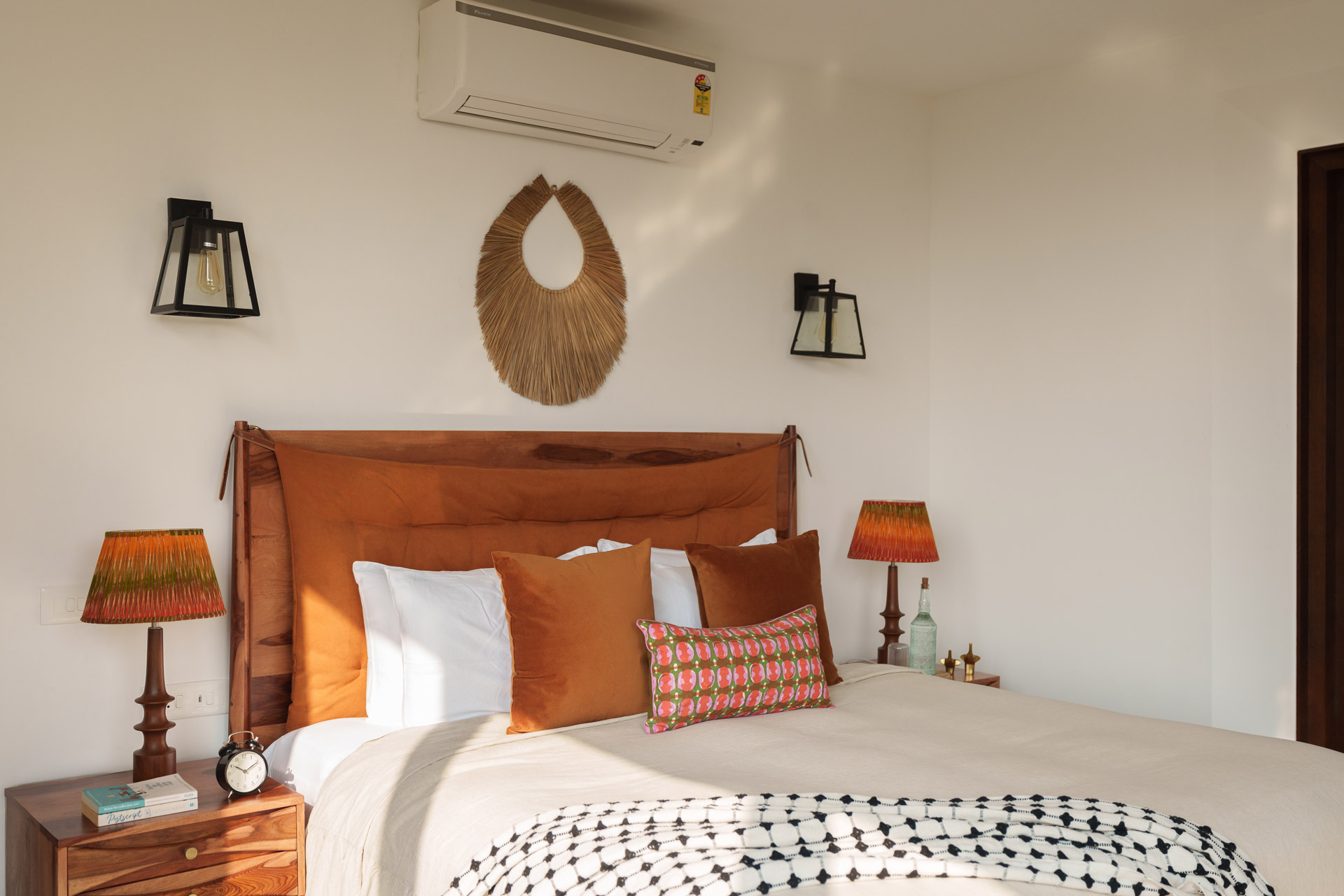 La Zorita Estate - Villa - 01 - Bedroom interior