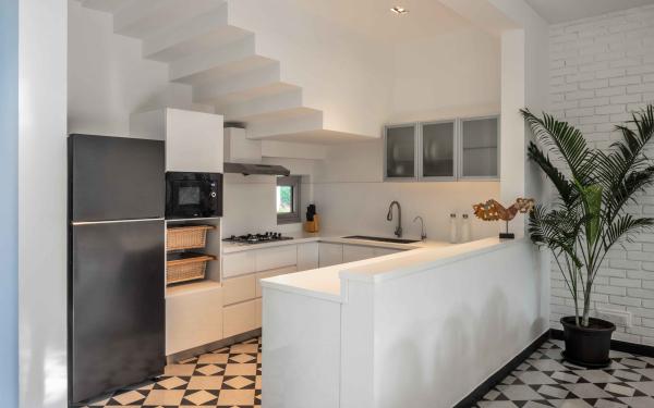 Fully equipped kitchen