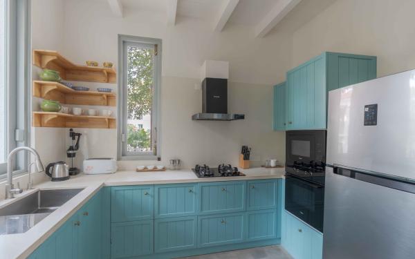 Fully equipped kitchen