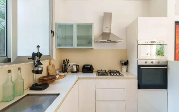 Fully equipped kitchen