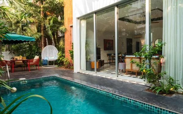 Private pool