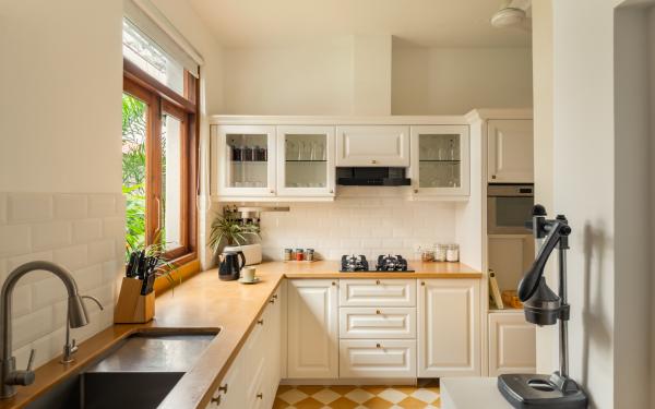 Fully equipped kitchen