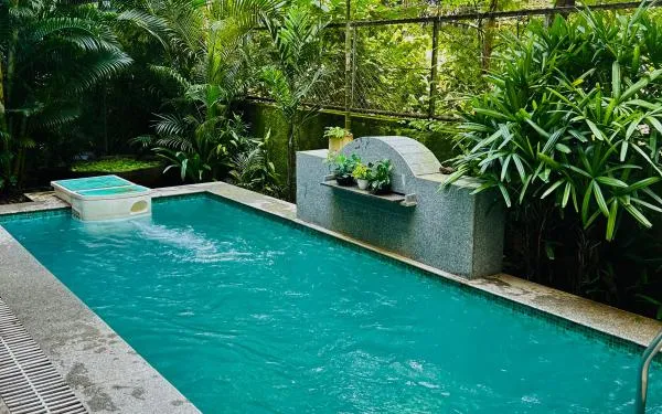 Private pool