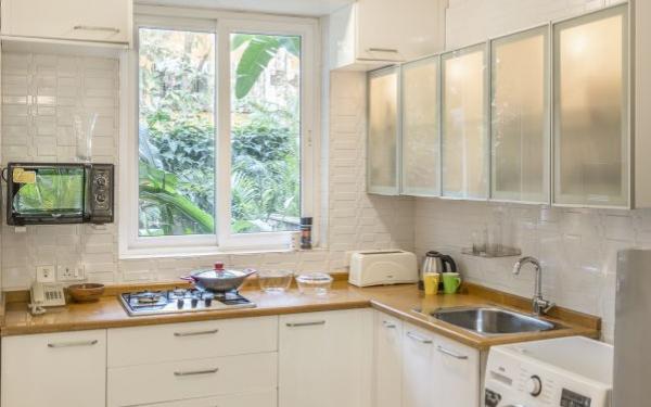 Fully equipped kitchen