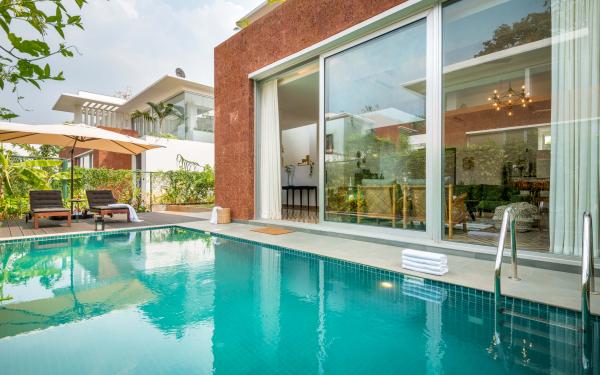Private pool