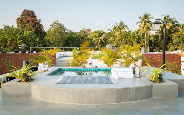 Rooftop plunge pool