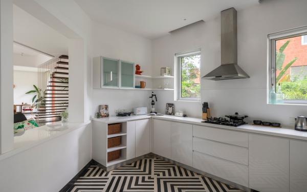 Fully equipped kitchen