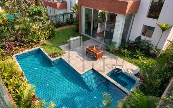 Private pool