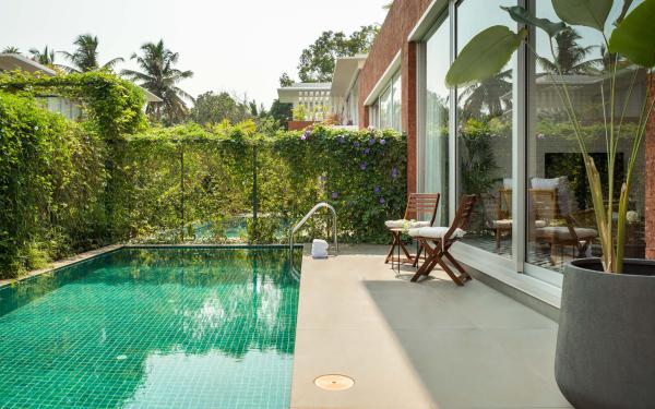 Private pool