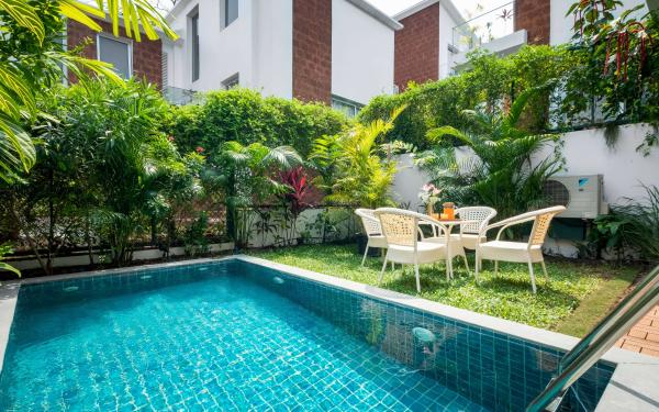 Private pool