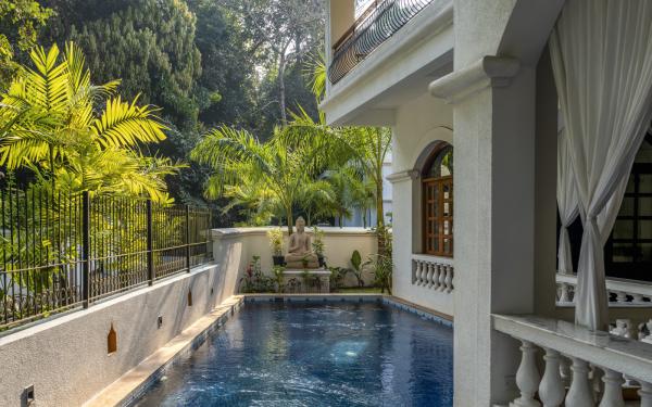 Private pool