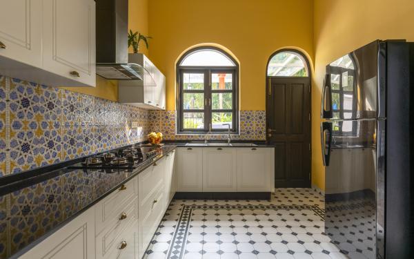 Fully equipped kitchen