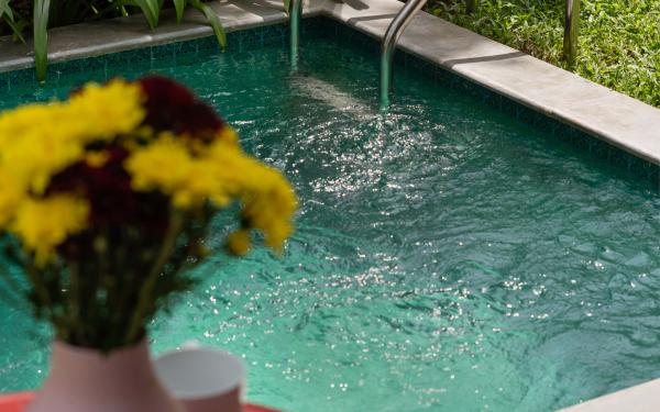 Private pool