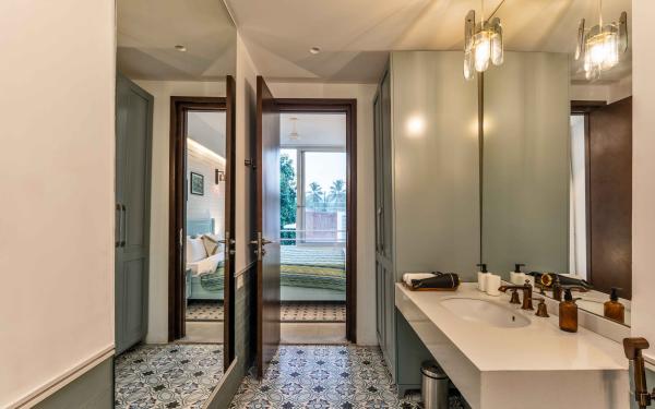 La Verona Estate - Villa - 05 - Bathroom Interiors